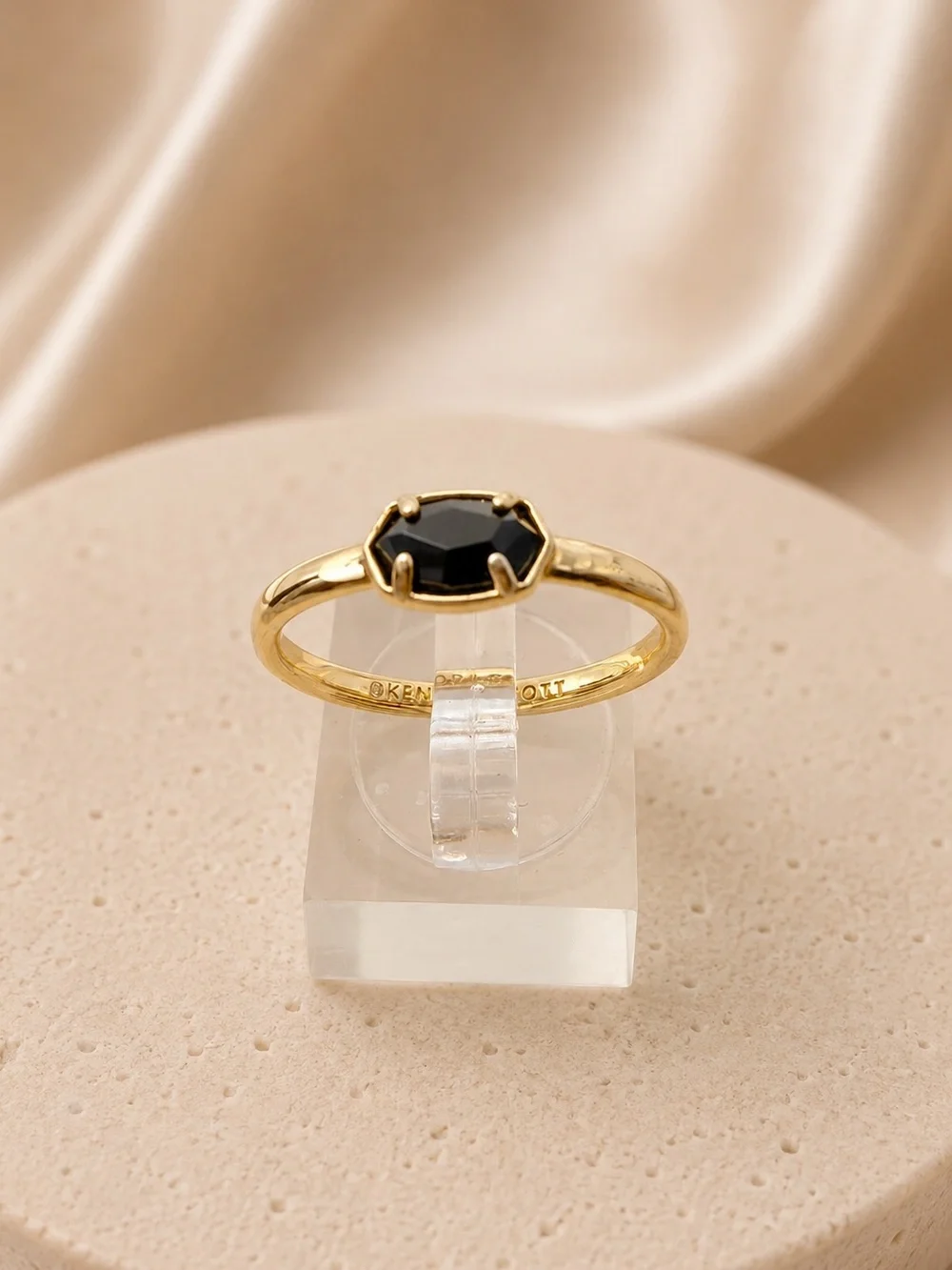 Kendra Scott Elisa black stone ring. Size 8 - Picture 3 of 5
